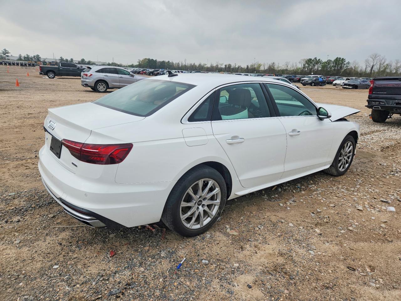 2021 Audi A4 Premium 40 - Фото 3