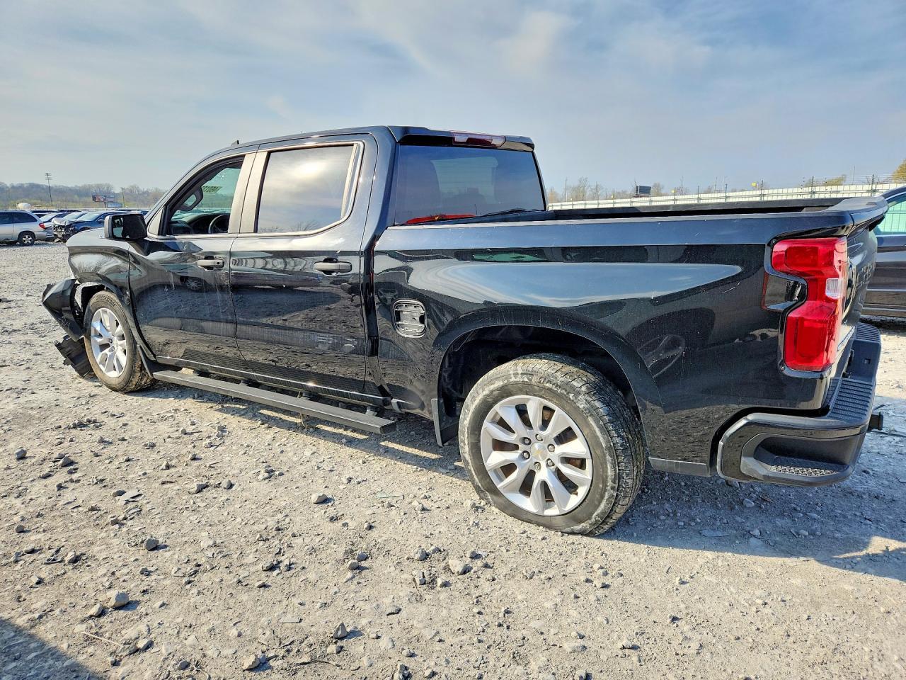 2022 Chevrolet Silverado Ltd C1500 Custom - Фото 2
