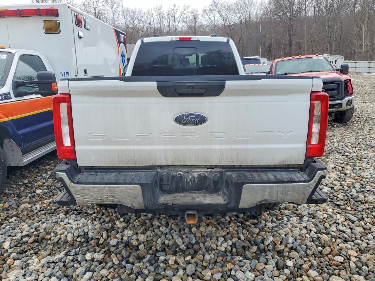 2023 Ford F350 Super Duty - Image 6