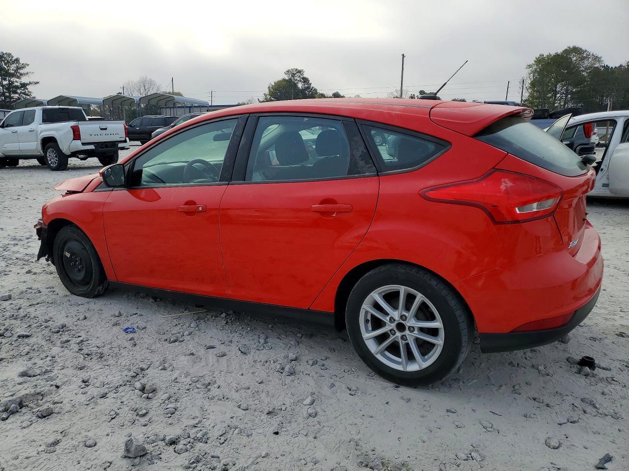 2017 Ford Focus Se - Фото 2