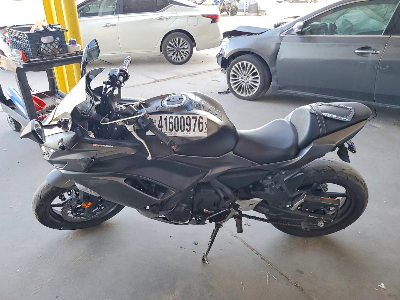 2022 Kawasaki Ex650 N - Image 3
