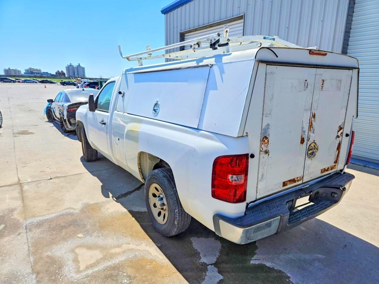 2013 Chevrolet Silverado C1500 - Фото 2
