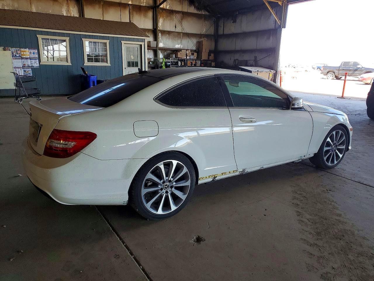 2015 Mercedes-Benz C 250 - Фото 3