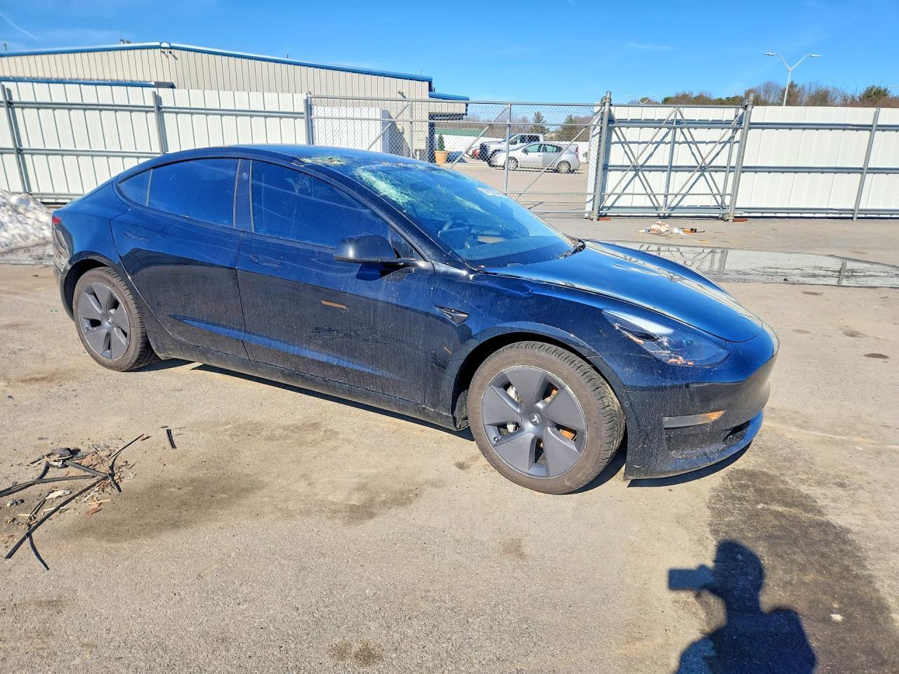 2022 Tesla Model 3 - Image 4