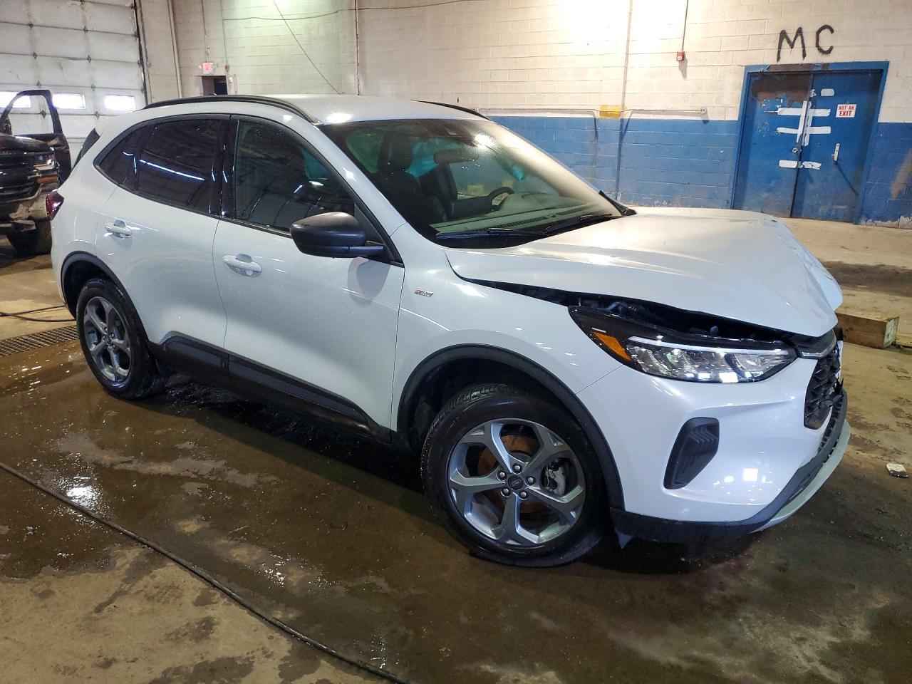 2025 Ford Escape St Line - Фото 4