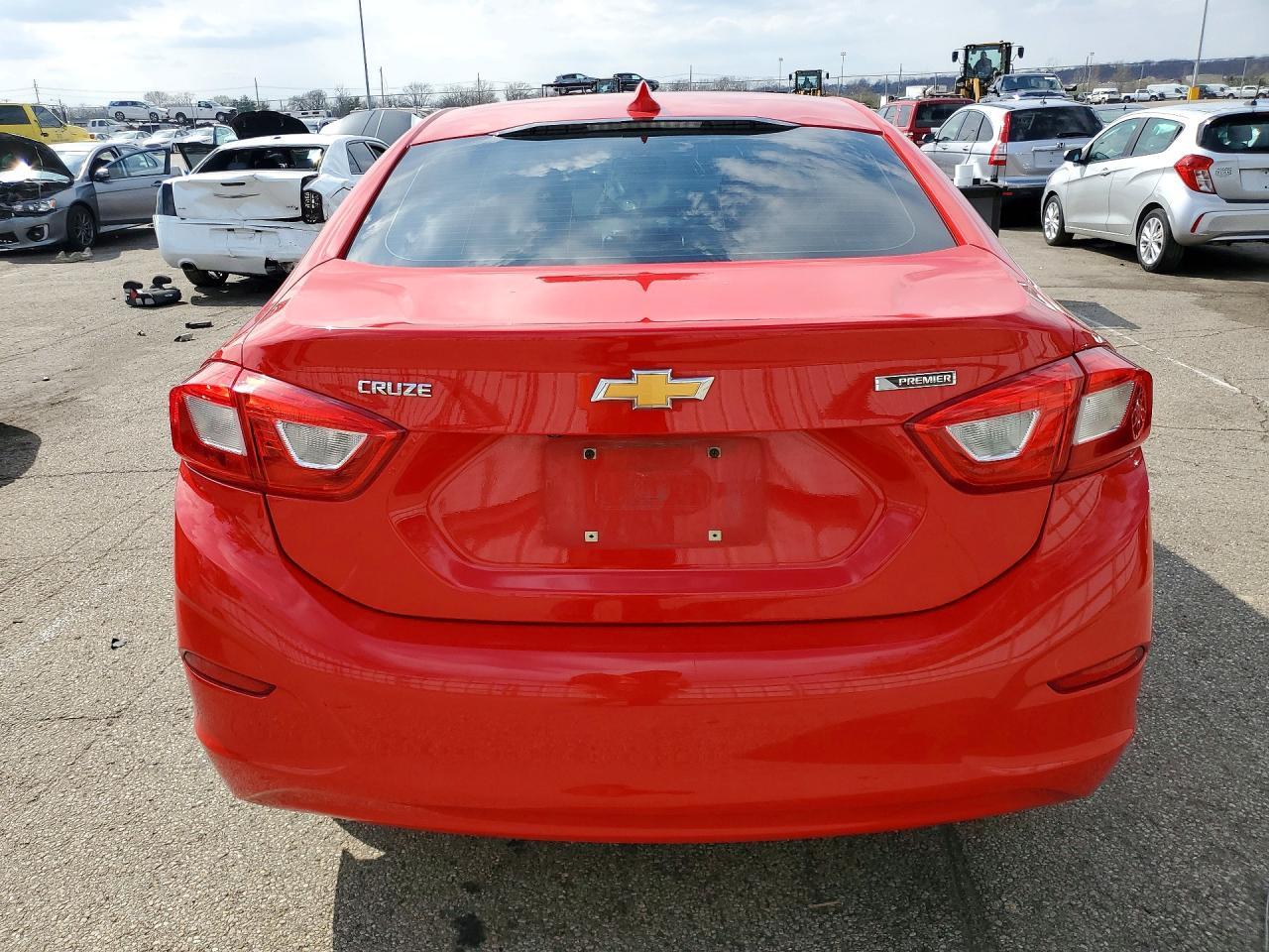 2017 Chevrolet Cruze Premier - Фото 6