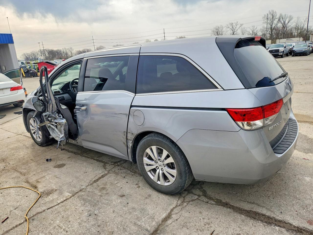 2016 Honda Odyssey Ex - Image 2