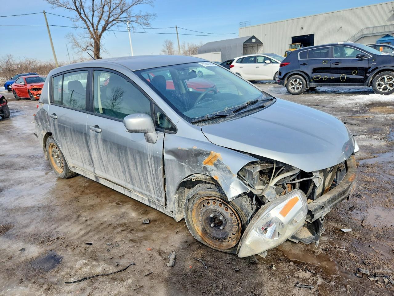 2011 Nissan Versa - Фото 4