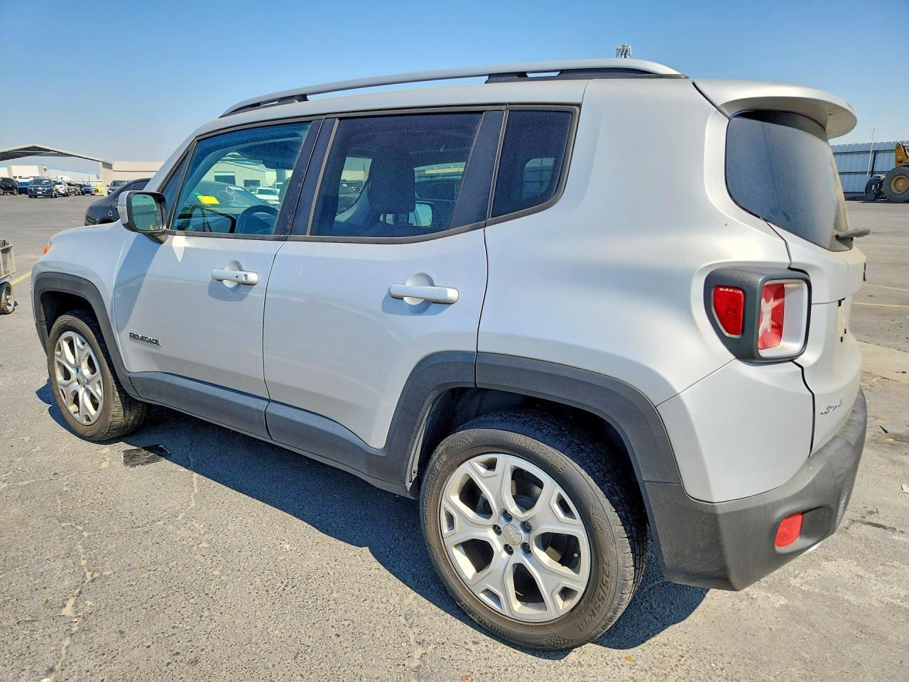 2015 Jeep Renegade Limited - Фото 2