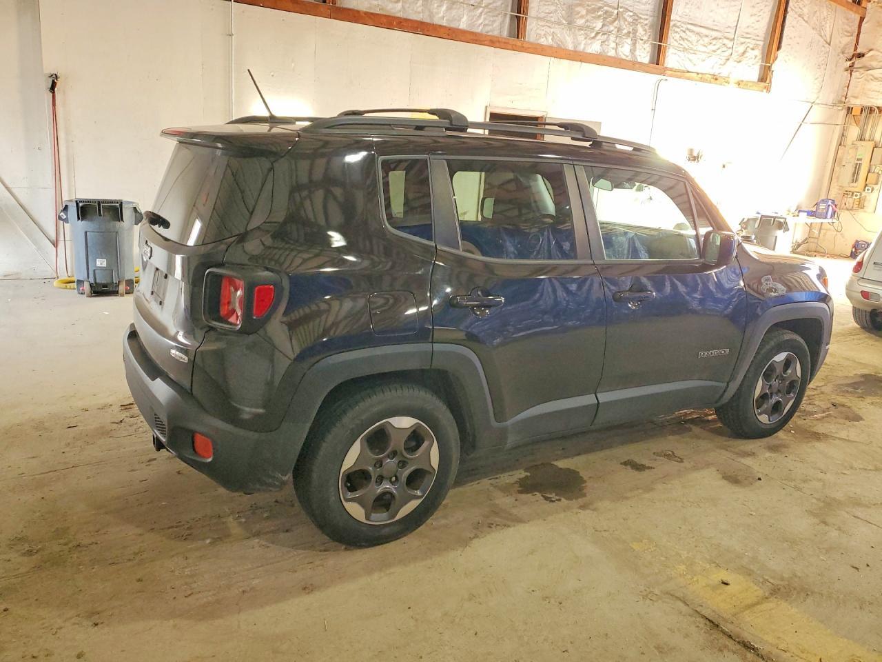 2015 Jeep Renegade Latitude - Фото 3