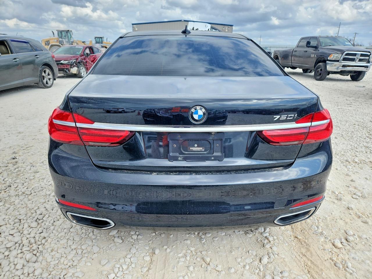 2016 BMW 750 I - Image 6