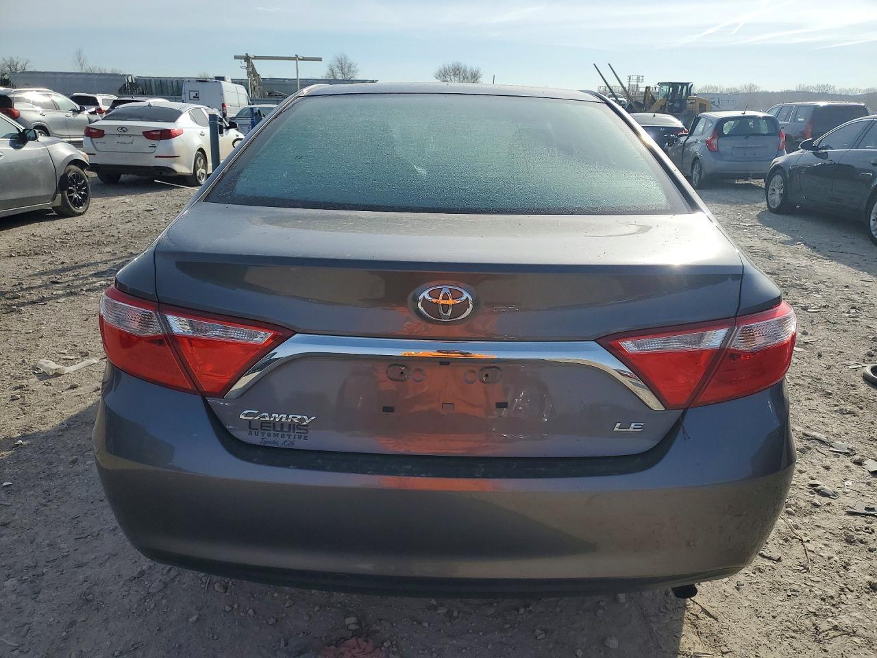 2016 Toyota Camry Le - Фото 6