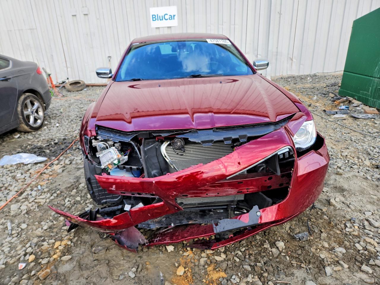 2016 Chrysler 300C - Image 5