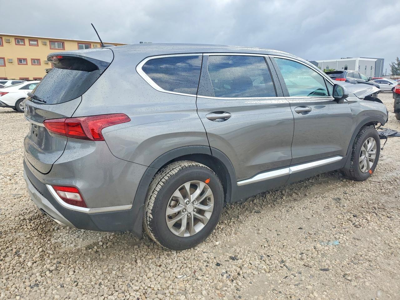 2020 Hyundai Santa Fe Se - Фото 3