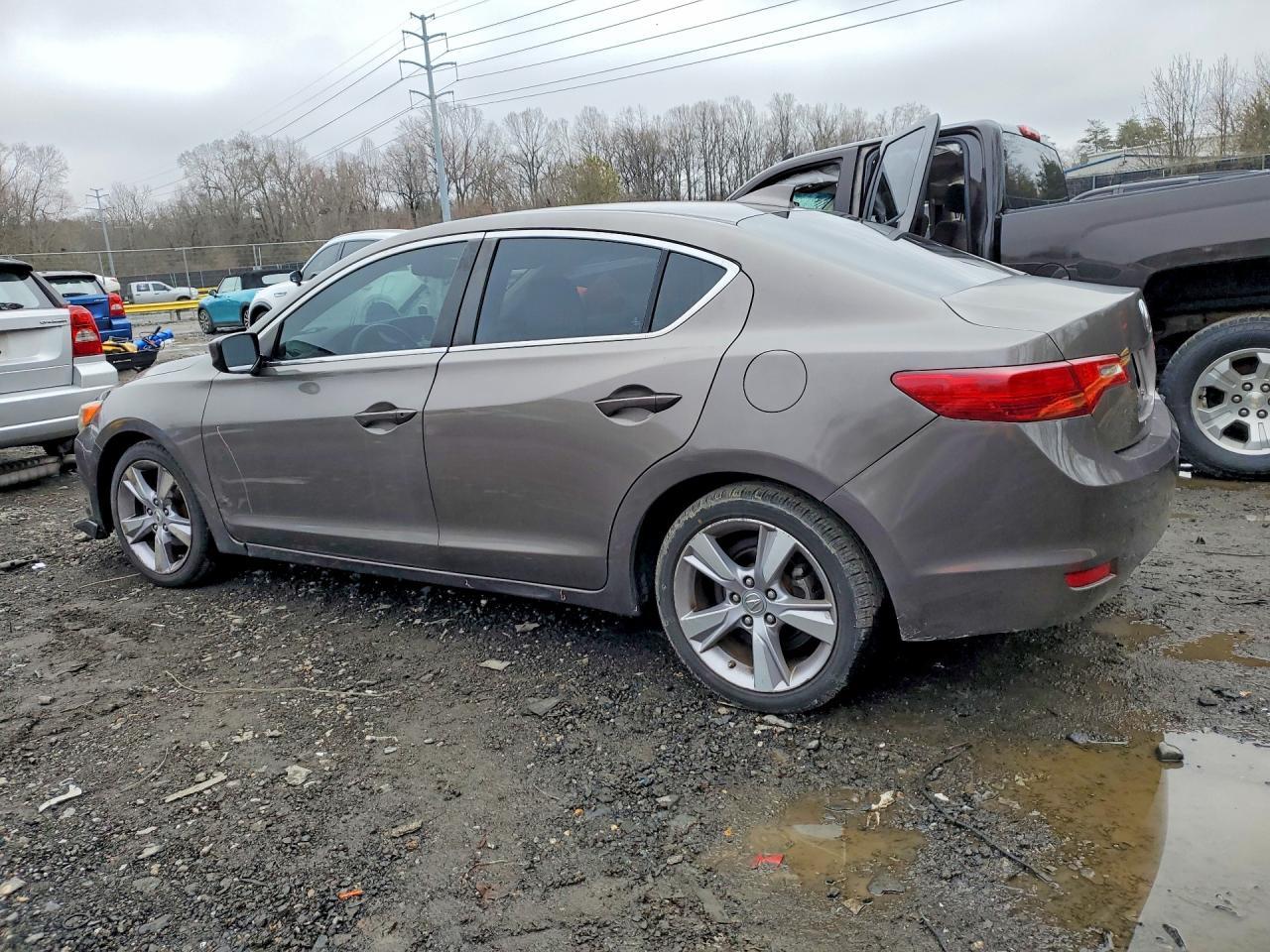 2013 Acura Ilx 20 Premium - Фото 2