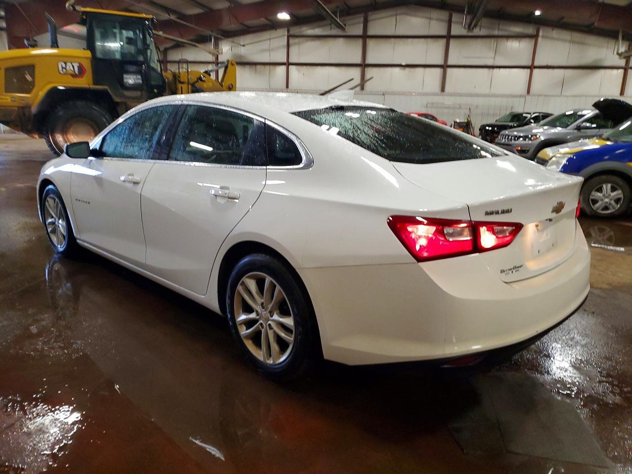 2017 Chevrolet Malibu Lt - Image 2