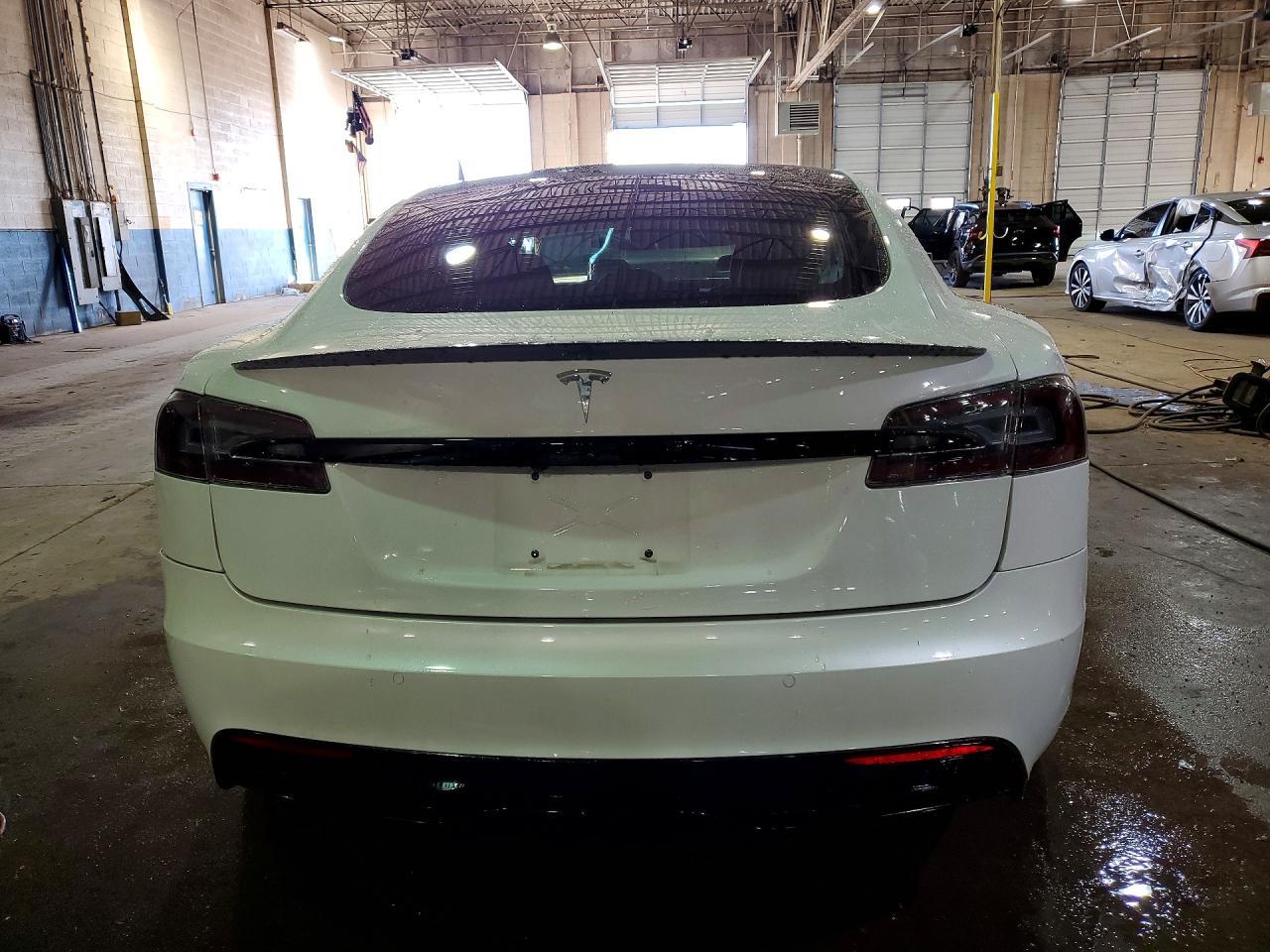 2022 Tesla Model S - Фото 6