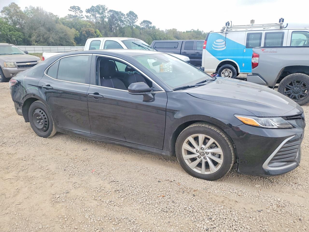 2023 Toyota Camry Le - Image 4