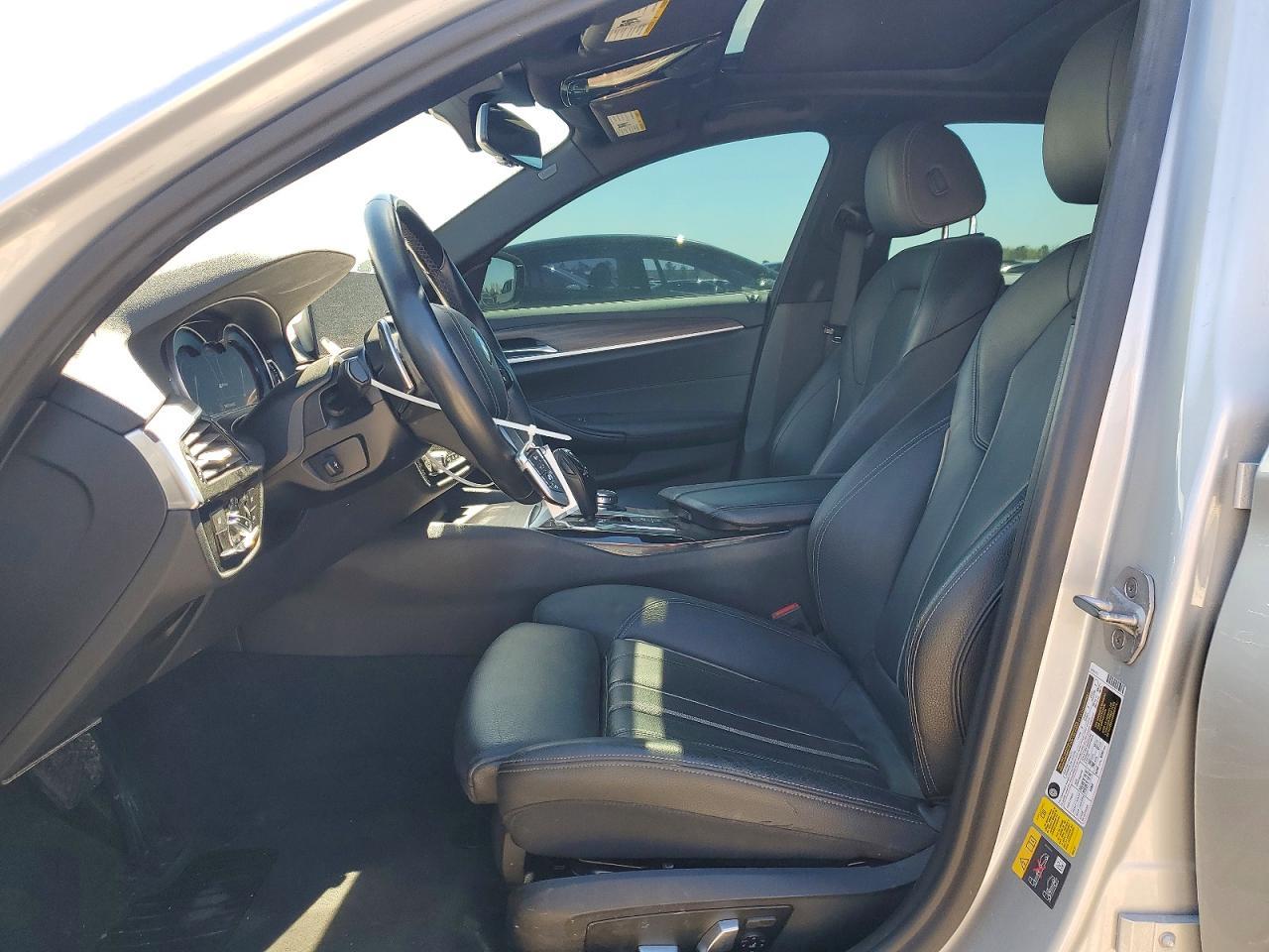 2018 BMW 530E - Фото 7