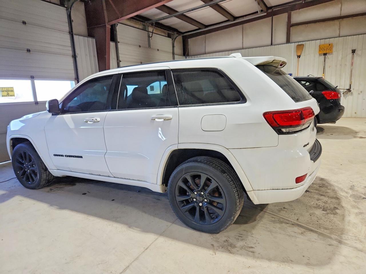 2018 Jeep Gr Cher - Image 2