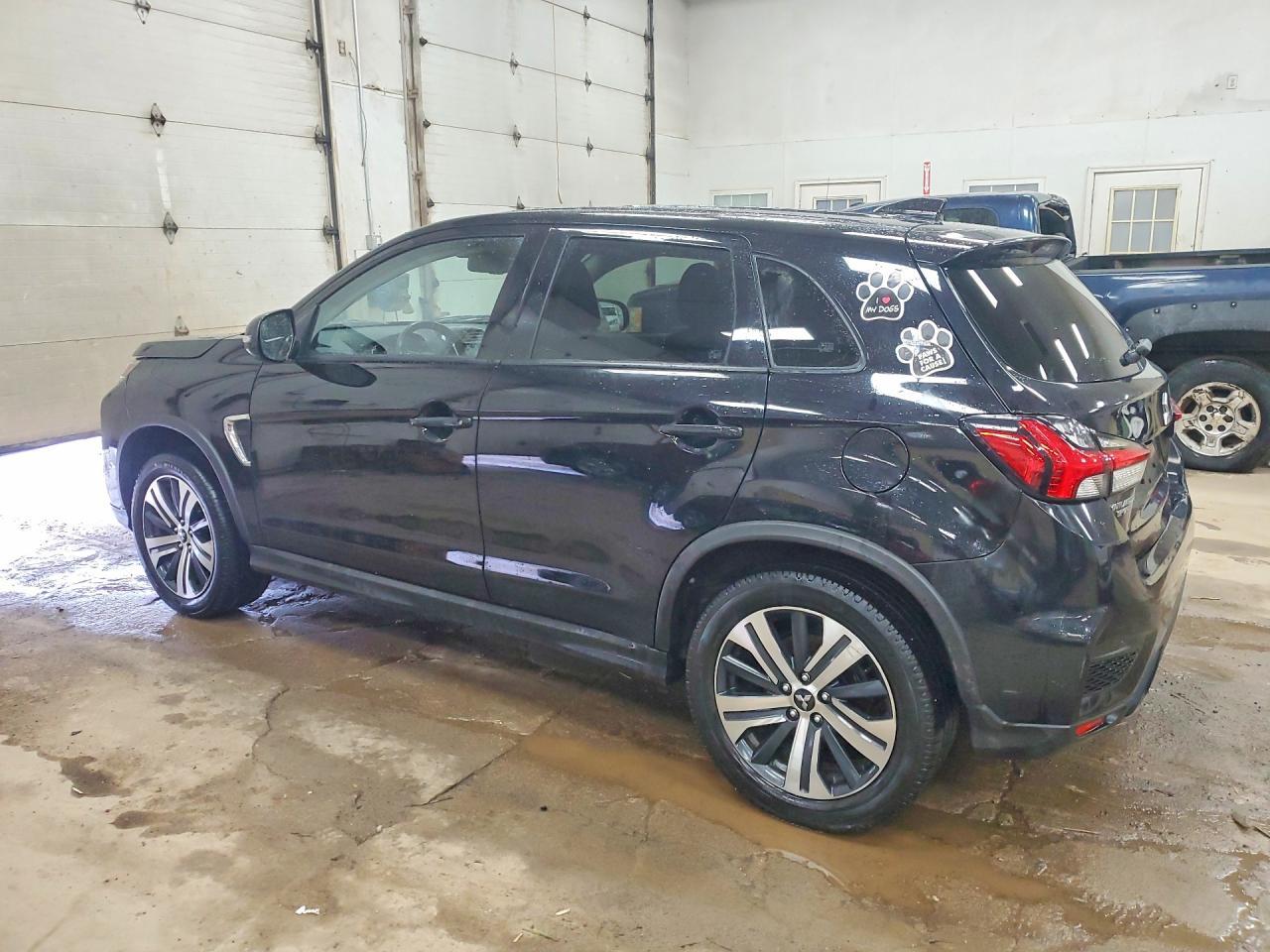 2022 Mitsubishi Outlander Sport Es - Фото 2