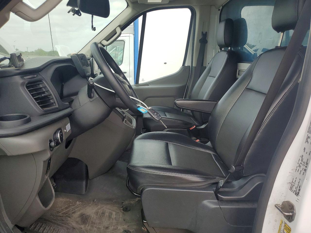2022 Ford Transit Delivery Truck - Фото 7