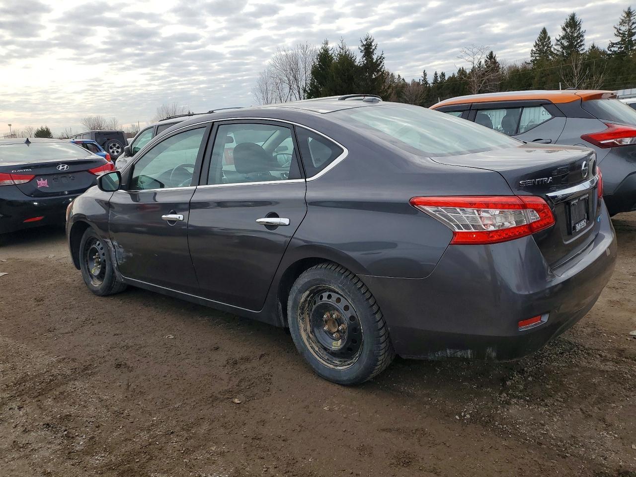 2013 Nissan Sentra S - Фото 2
