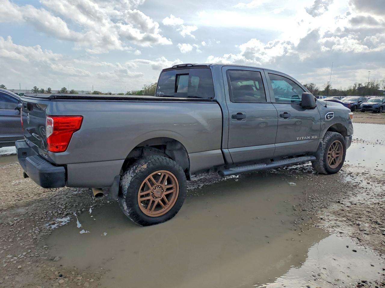 2017 Nissan Titan Xd S - Image 3