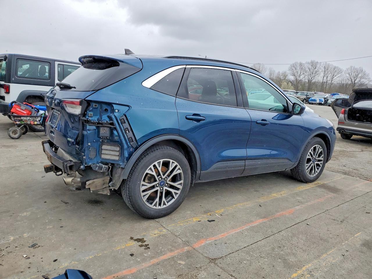 2020 Ford Escape Sel - Фото 3