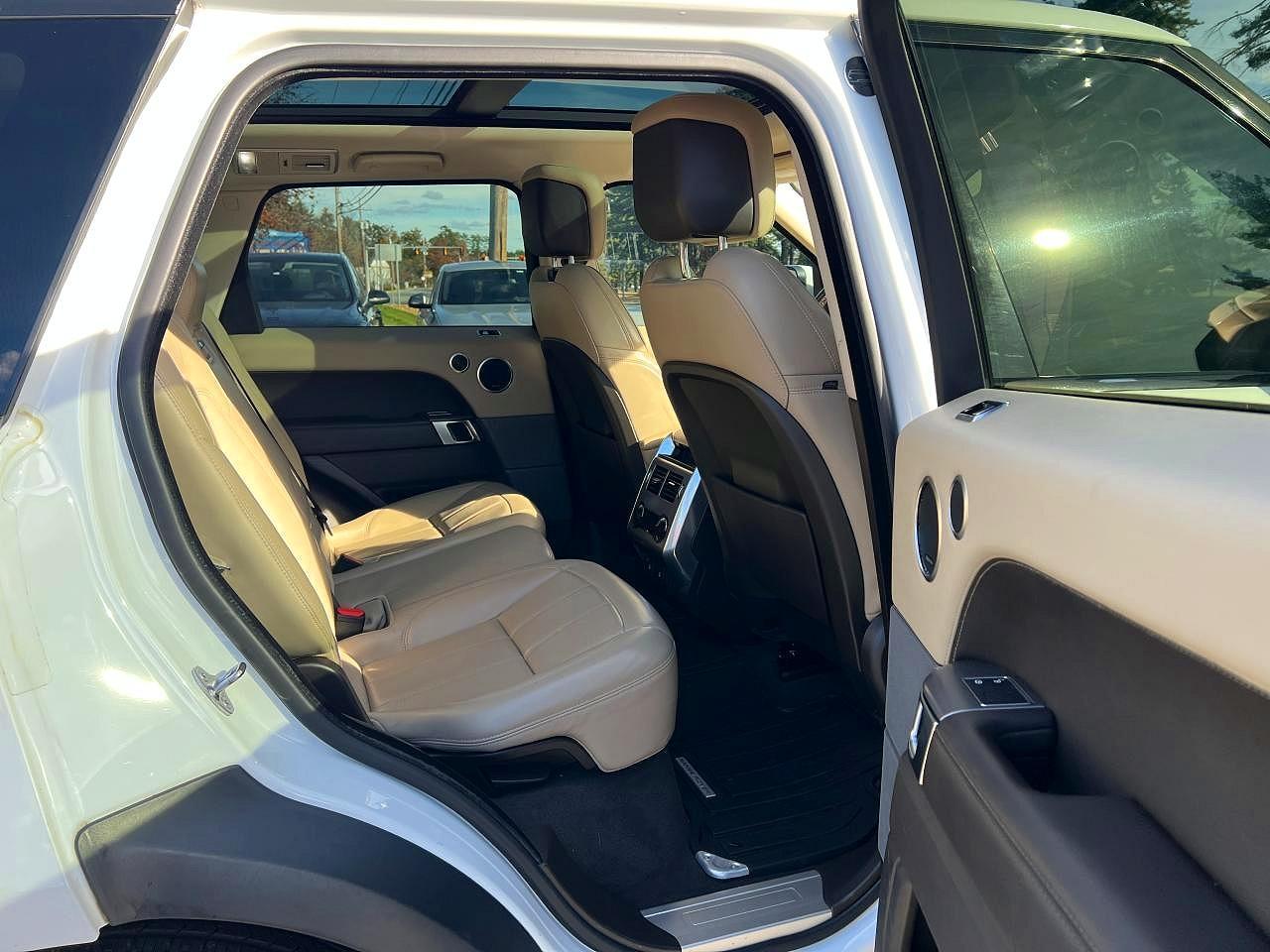 2018 Land Rover Range Rover Sport Hse - Image 6