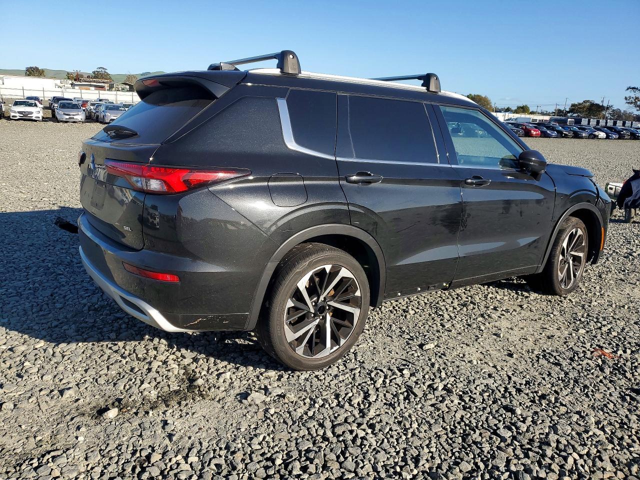 2022 Mitsubishi Outlander Sel - Image 3