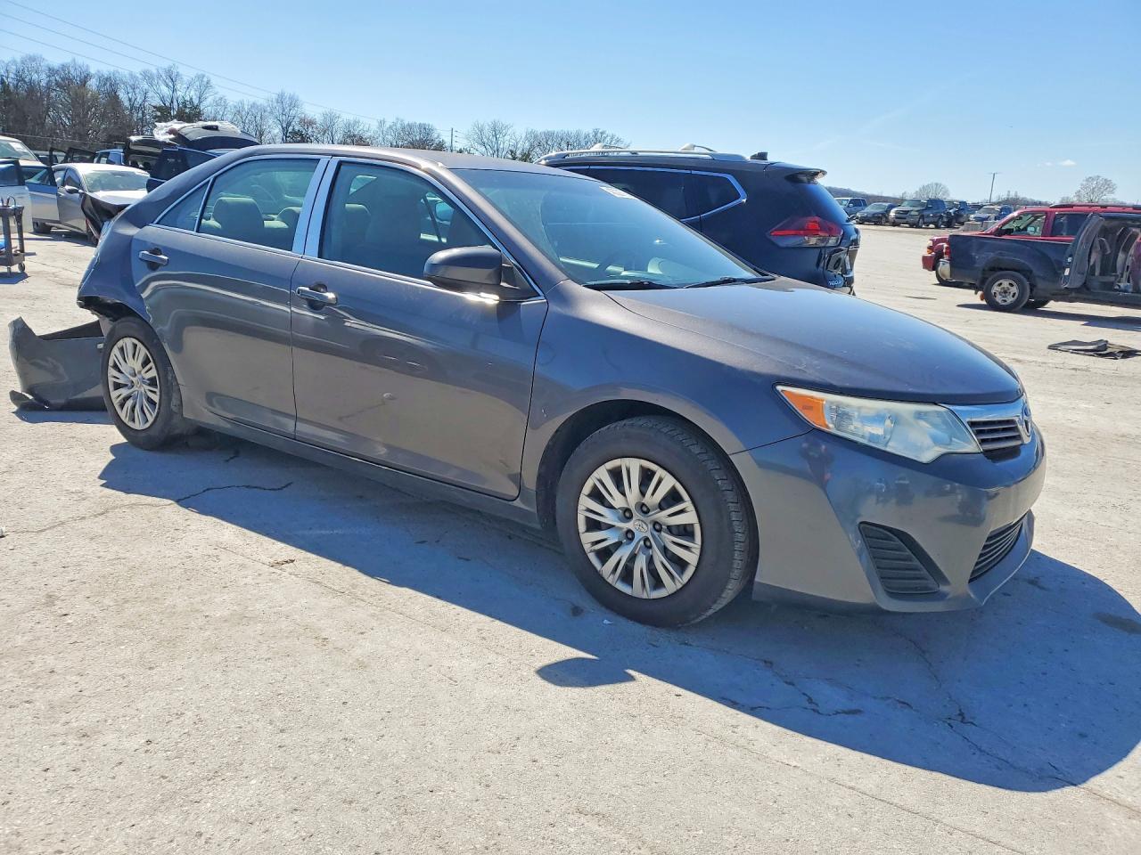 2014 Toyota Camry L - Фото 4