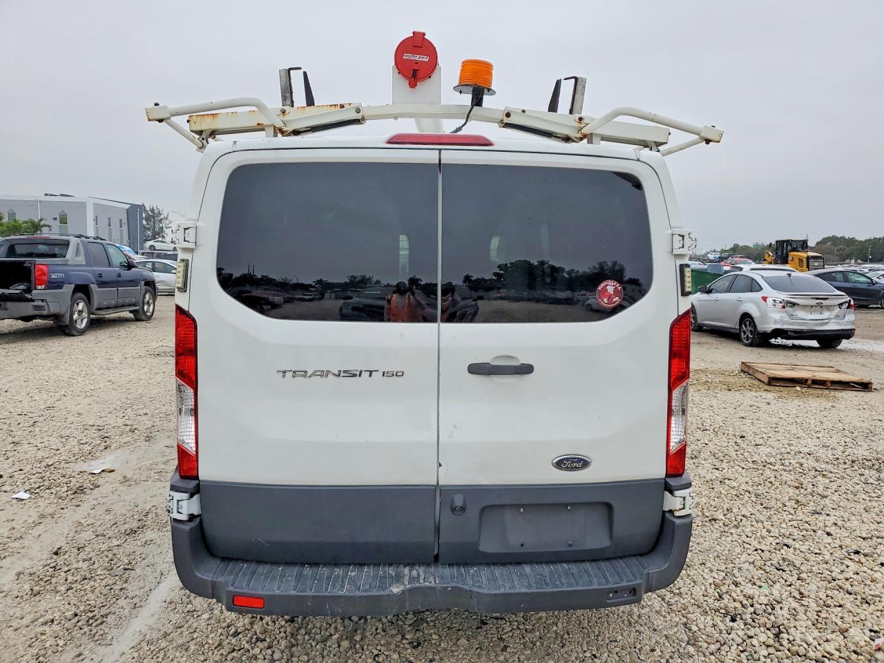 2016 Ford Transit 150 Delivery Van - Фото 6