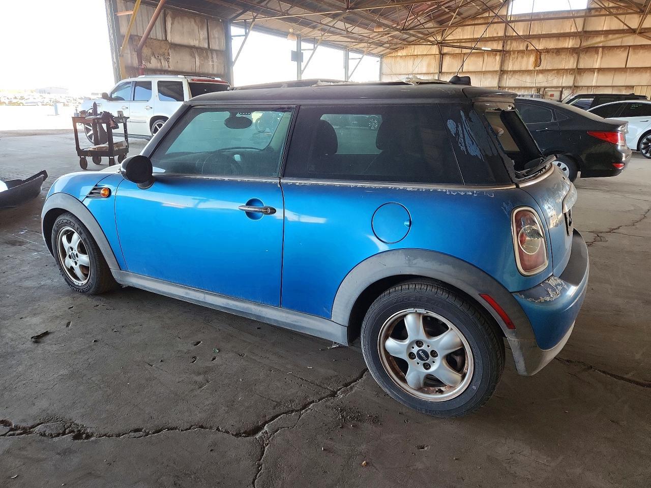 2011 Mini Cooper - Image 2