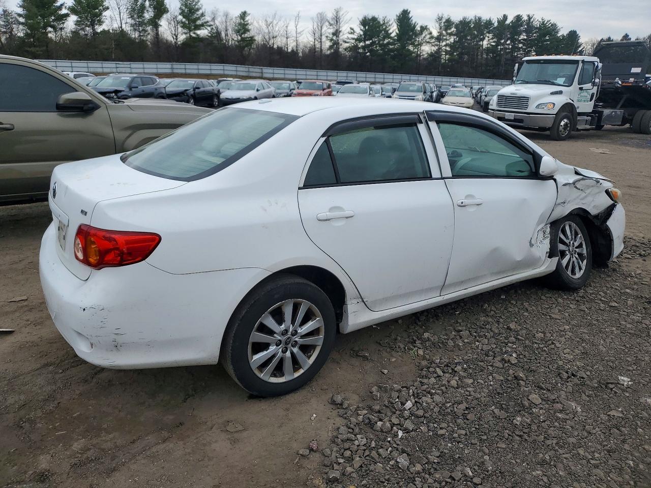 2009 Toyota Corolla Le - Image 3