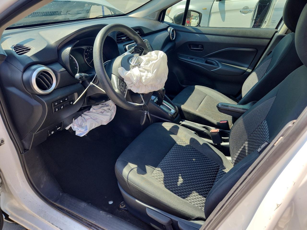 2020 Nissan Versa S - Фото 7