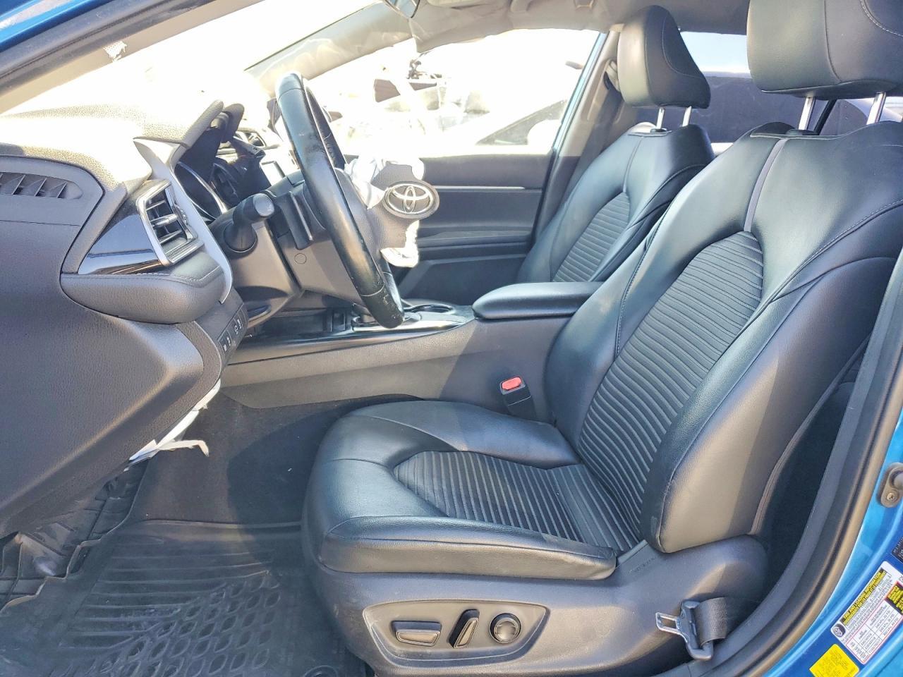 2020 Toyota Camry Se - Фото 7