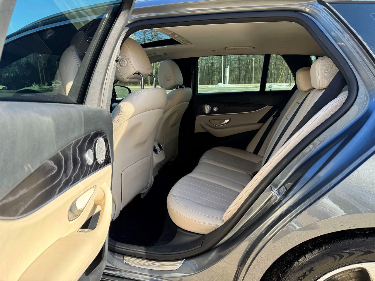 2017 Mercedes-Benz E 400 4Matic - Image 7