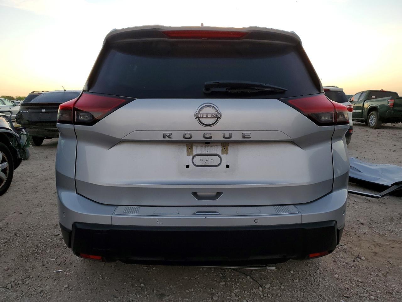 2025 Nissan Rogue Sv - Фото 6
