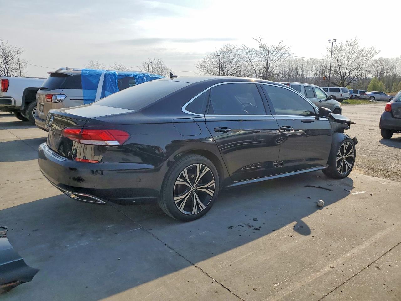 2021 Volkswagen Passat Se - Фото 3