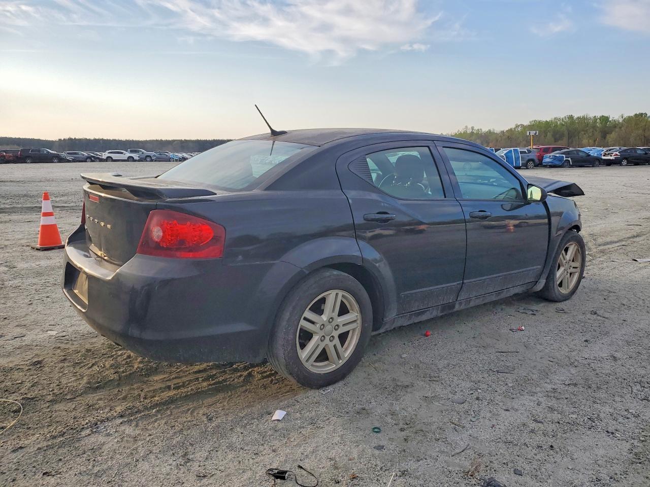 2012 Dodge Avenger Sxt - Фото 3