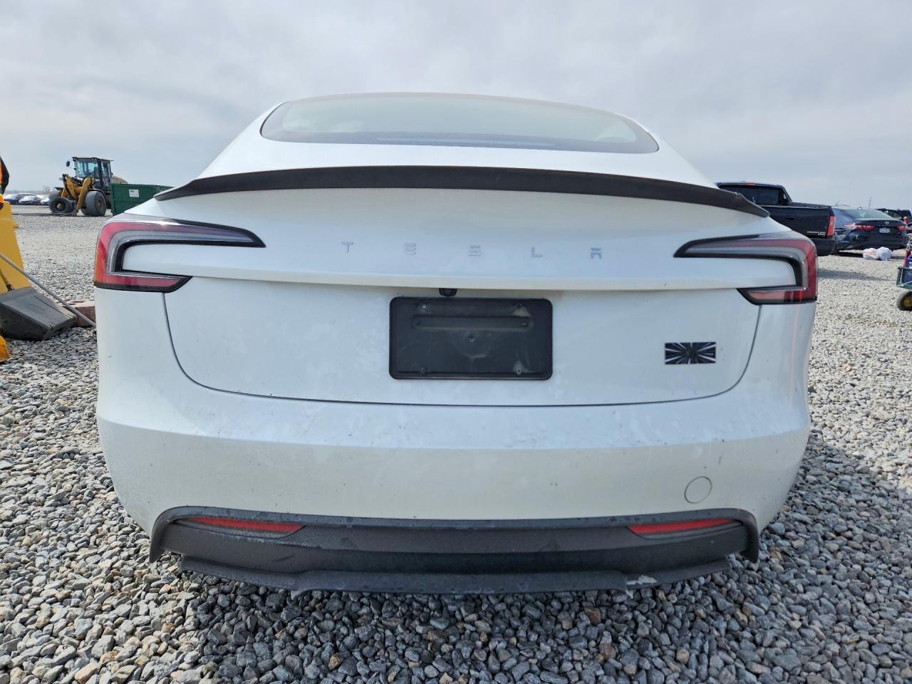 2024 Tesla Model 3 - Фото 6