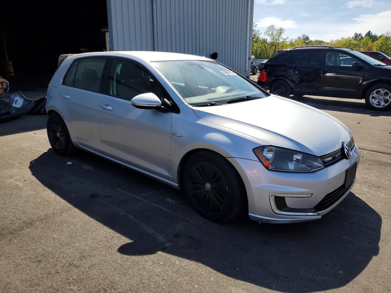 2016 Volkswagen E-Golf Se - Image 4