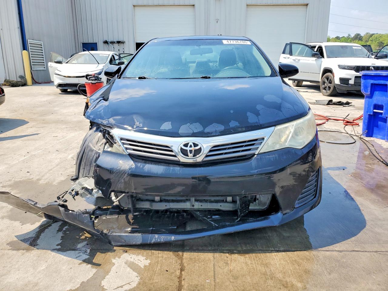 2014 Toyota Camry L - Фото 5