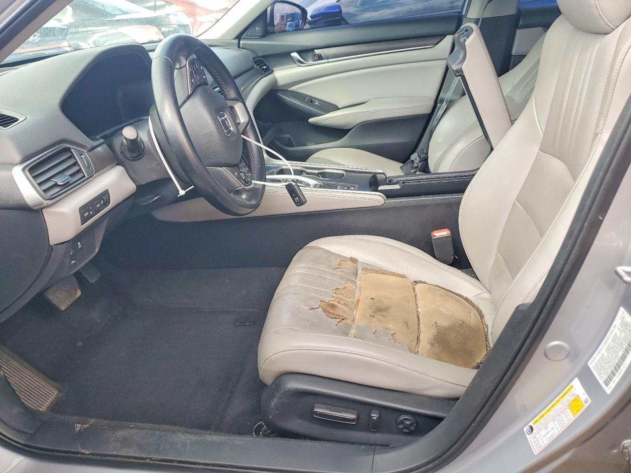 2018 Honda Accord Touring - Image 7