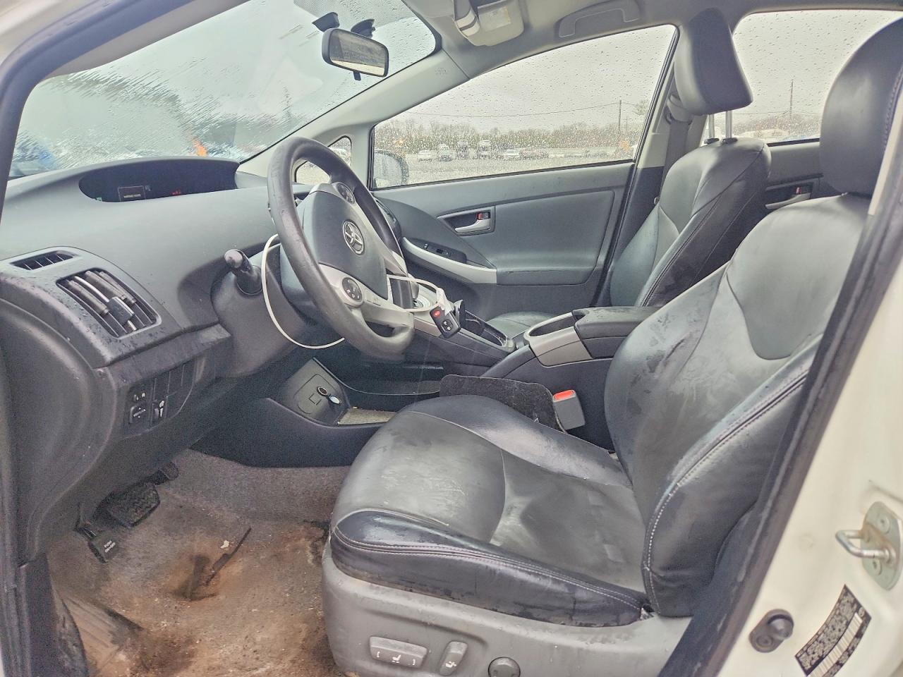 2014 Toyota Prius Two - Фото 7