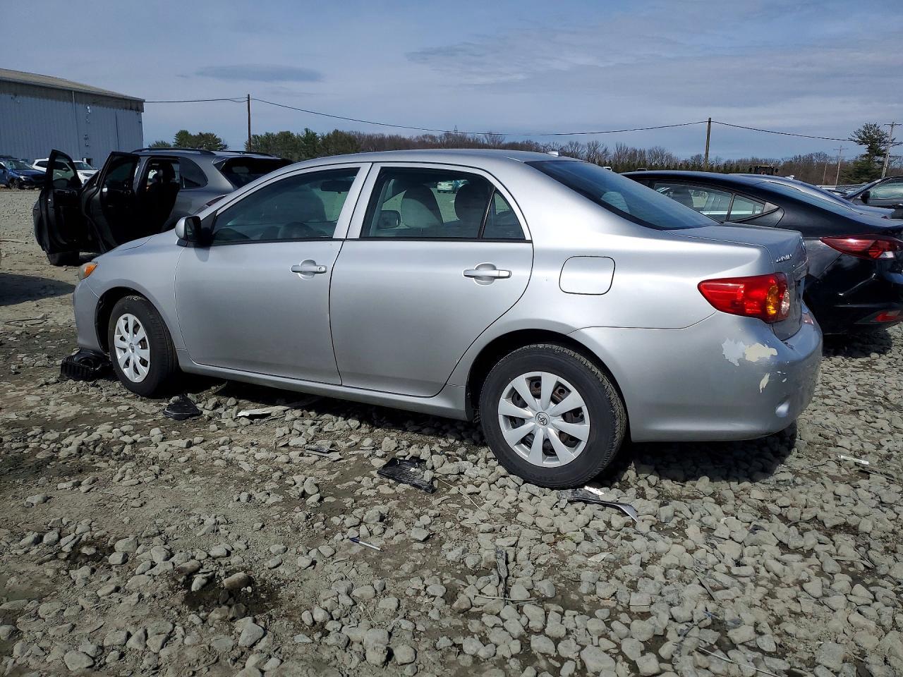 2010 Toyota Corolla Le - Фото 2