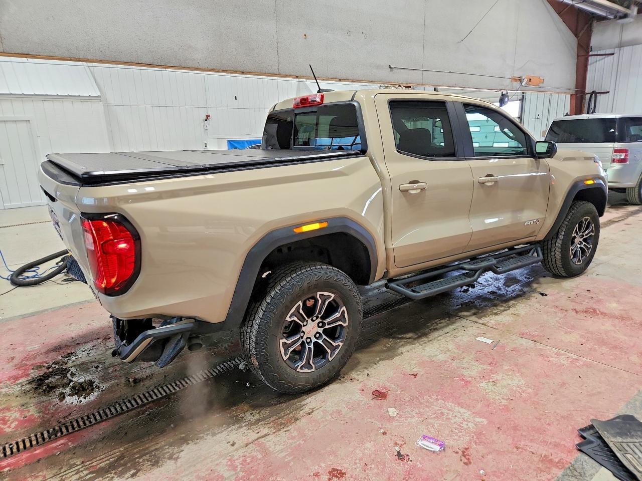 2024 GMC Canyon At4 - Фото 3
