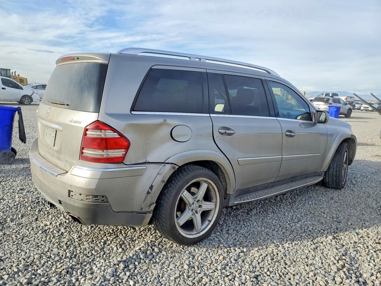 2009 Mercedes-Benz Gl 550 4Matic - Image 3