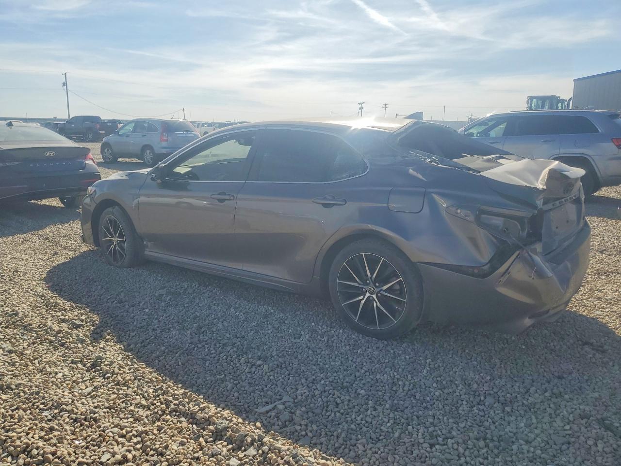 2024 Toyota Camry Se - Image 2